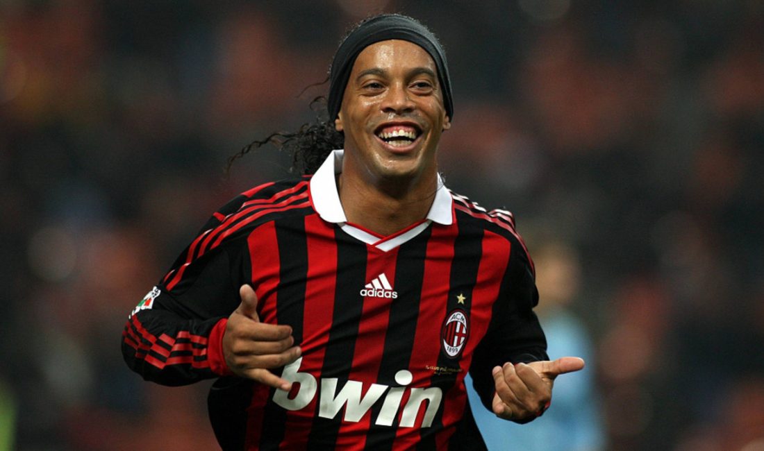 Futbolun efsane isimlerinden Ronaldinho