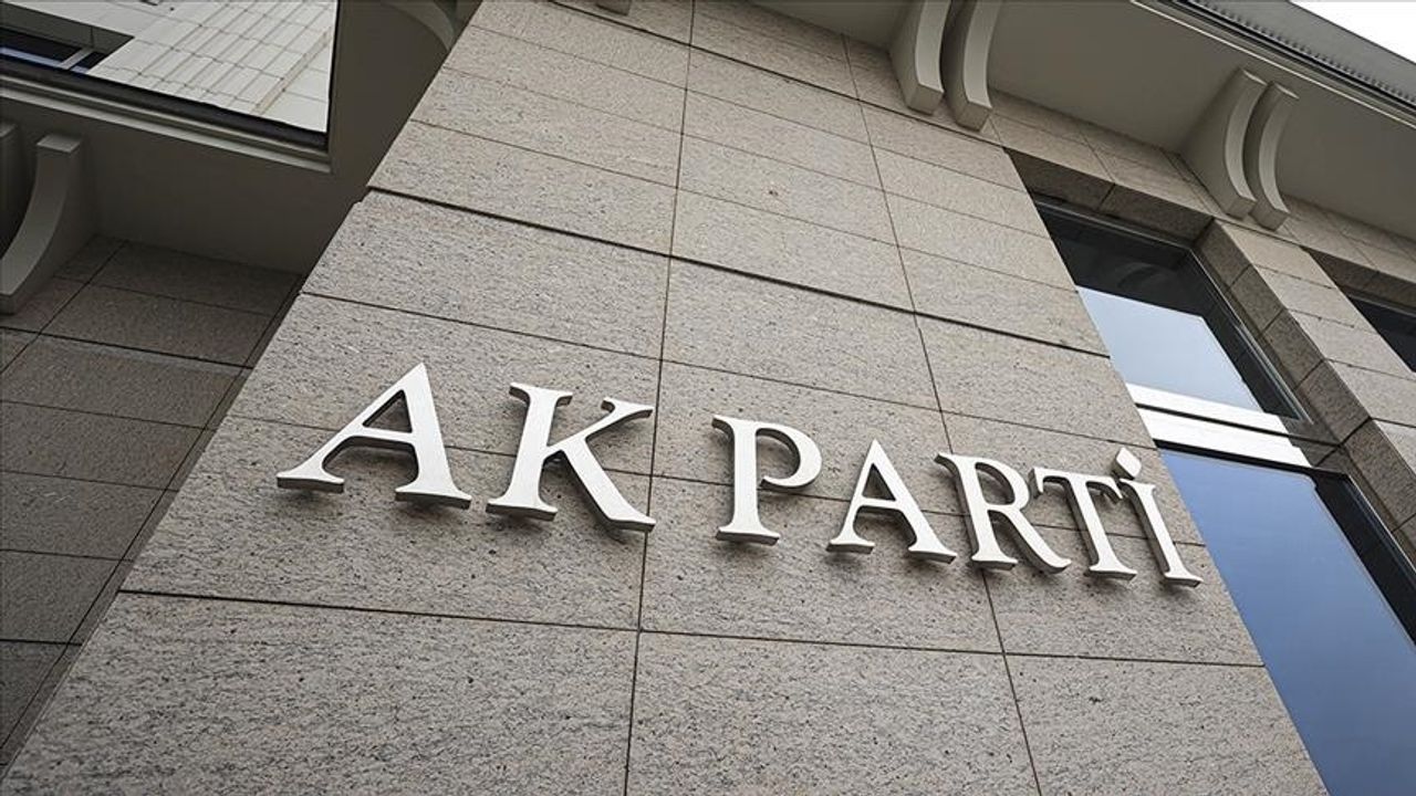 AK Parti’de birçok il ve ilçe başkanının istifasının isteneceği iddia ediliyor