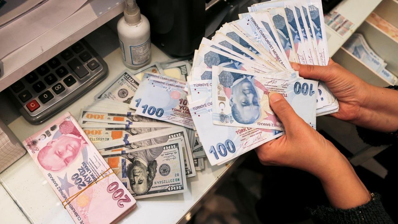 Dolar 32,56 seviyesinden işlem görüyor