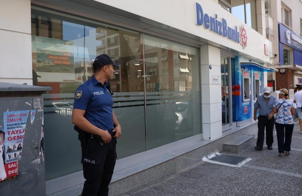 İzmir’de, Denizbank Bornova Şube