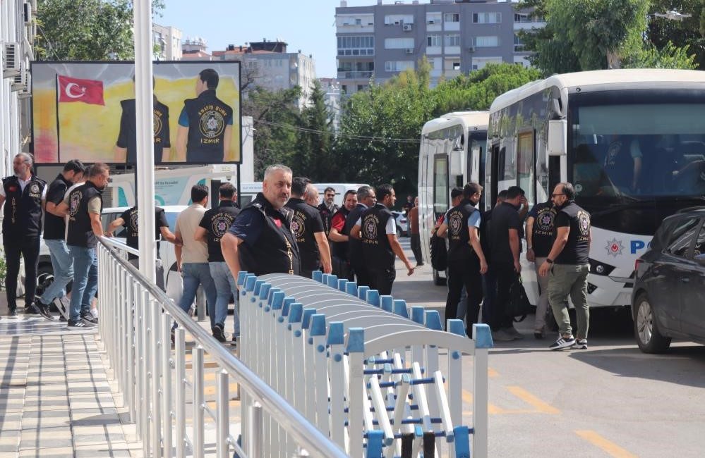 İzmir’in Konak ilçesinde yağmur