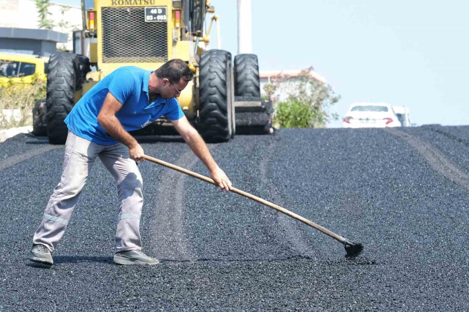 Bodrum Belediyesi yılın ilk 6 ayında 14 bin 400 ton asfalt serimi gerçekleştirdi