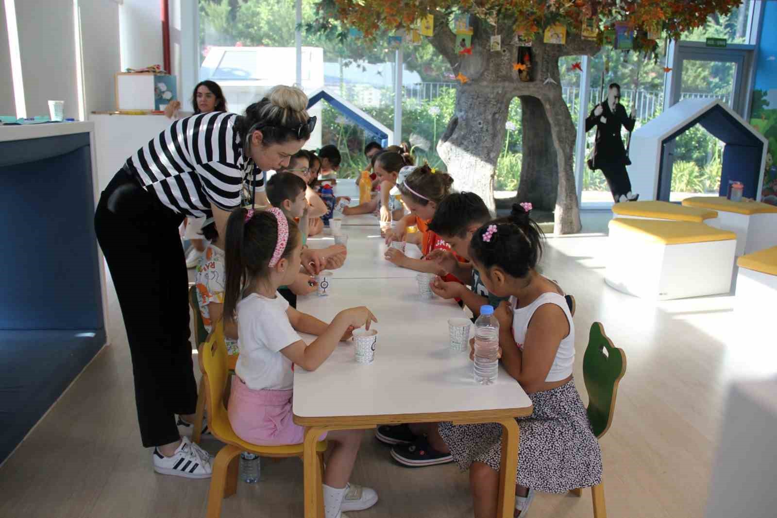 Çocuk Kütüphanesi’nde eğiten, eğlendiren etkinlikler