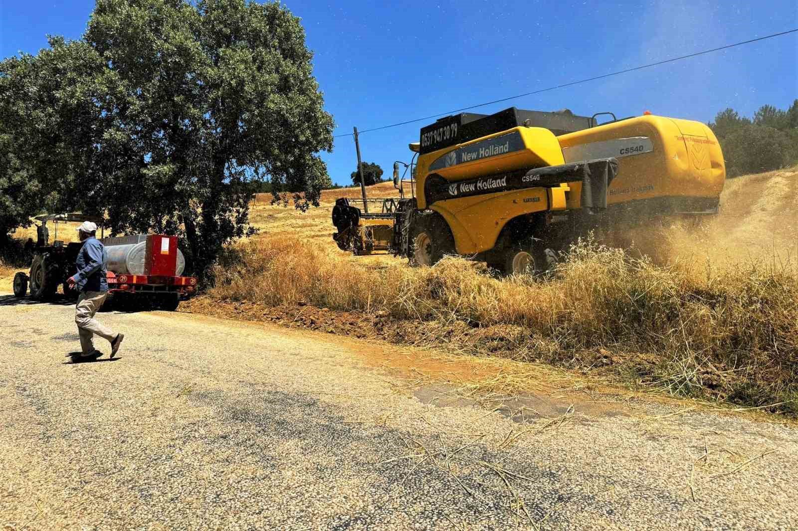 Kütahya’da biçerdöverlerin yanında su tankeri bulundurma zorunluluğu getirildi