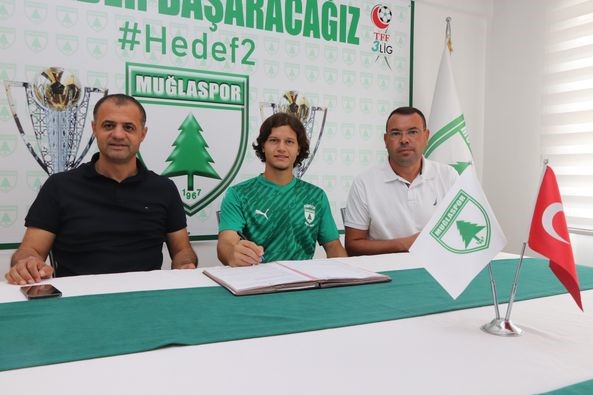 Muğlaspor, 22 yaşındaki orta