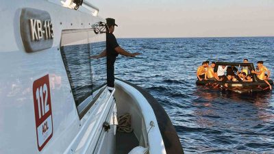 Yunan sahil güvenlik ölüme itti, Türk sahil güvenlik kurtardı