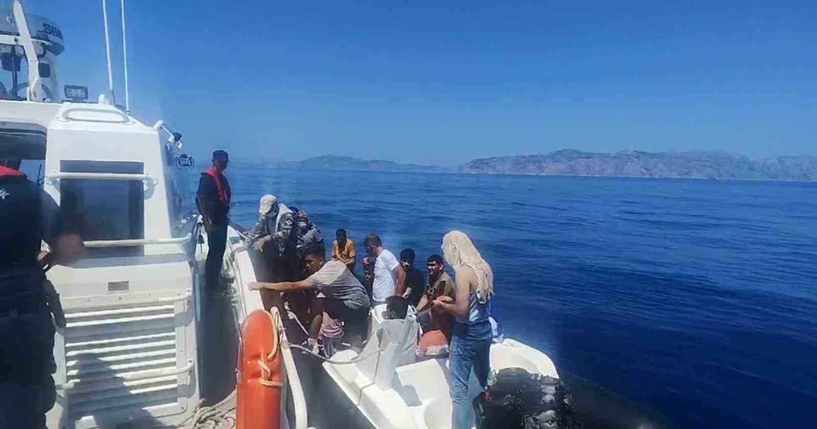 Marmaris’te 19 düzensiz göçmen kurtarıldı