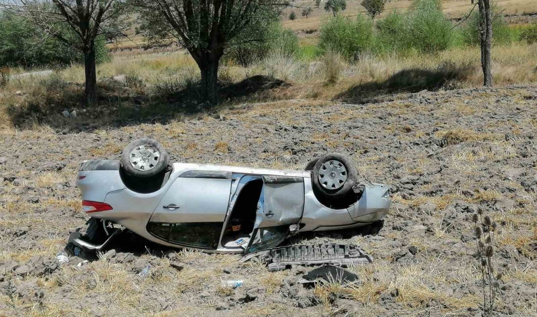 Afyonkarahisar’da takla atarak şarampole