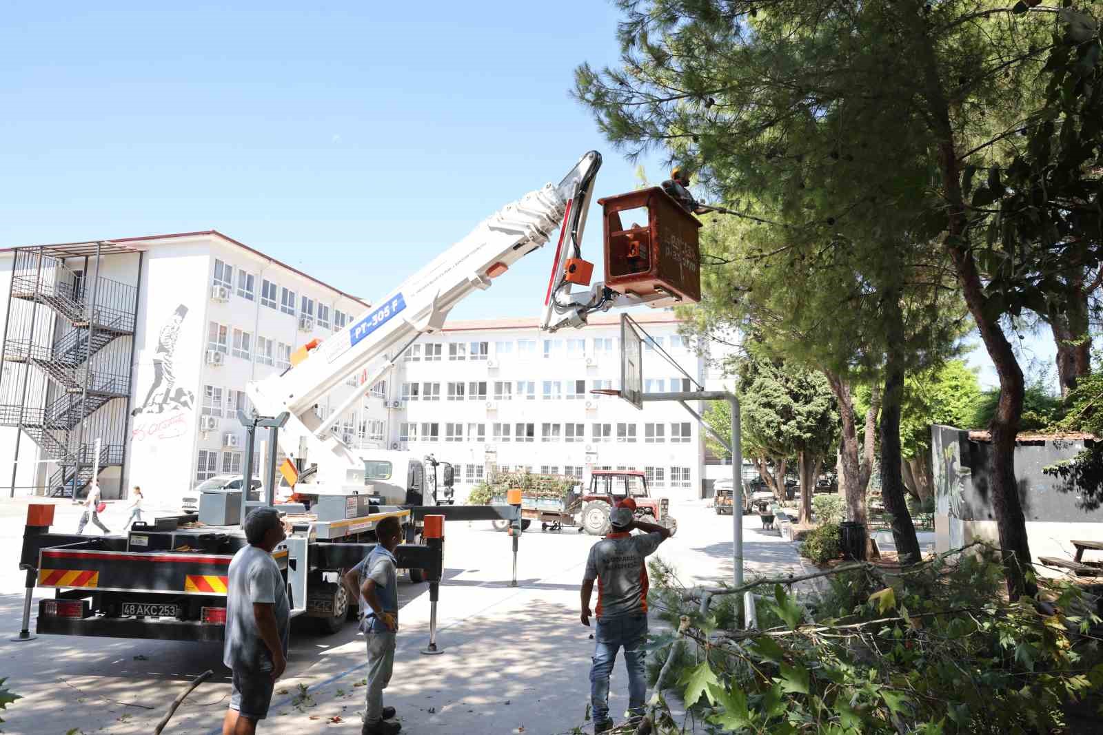 Marmaris’te okullar yeni döneme hazır