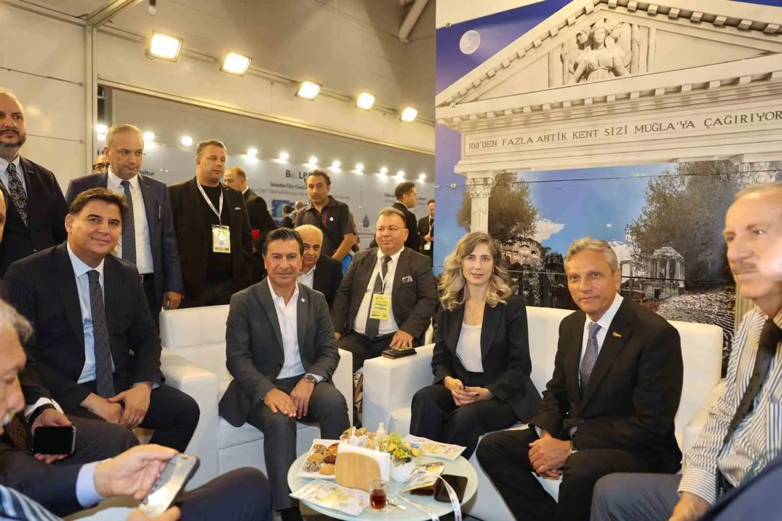 Başkan Aras İstanbul Turizm Fuarı’na katıldı