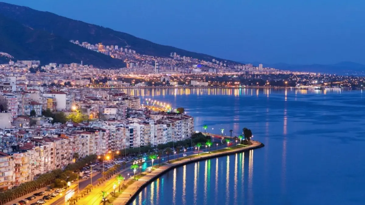 İzmir’de doğal güzellikleri ve tarihi dokusuyla görülmesi gereken 7 yer