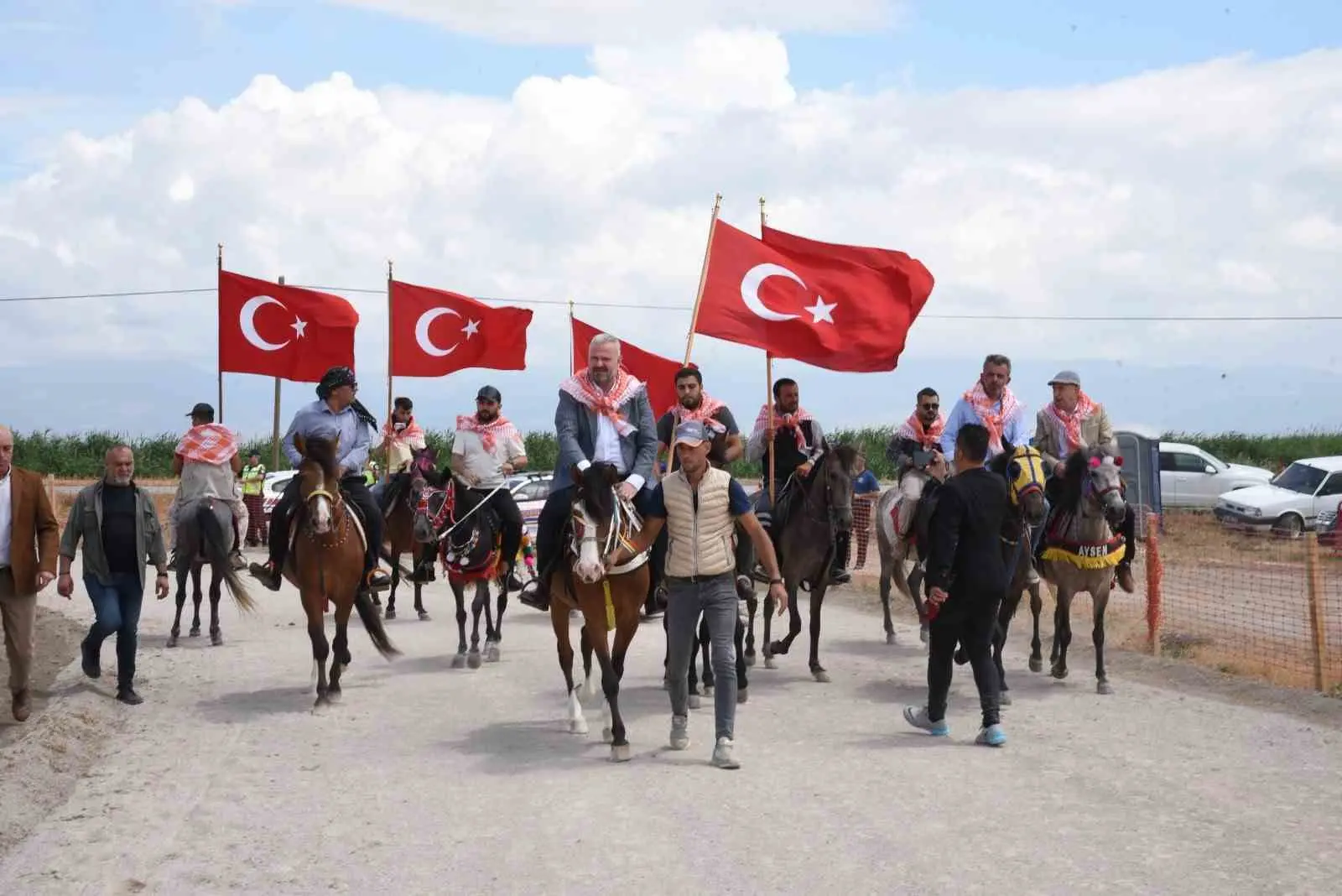 İzmir’de rahvan at yarışları heyecanı