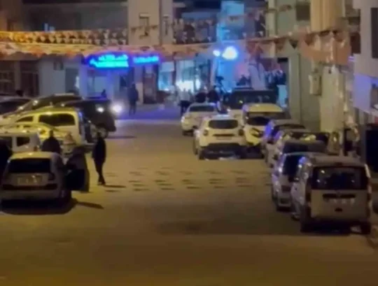 İzmir’de polislere silahlı saldırı: 3 polis yaralı