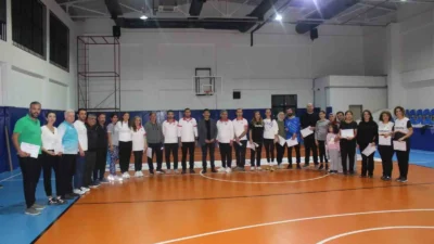 Köyceğiz’de öğretmenler Floorcurling turnuvasında yarıştı