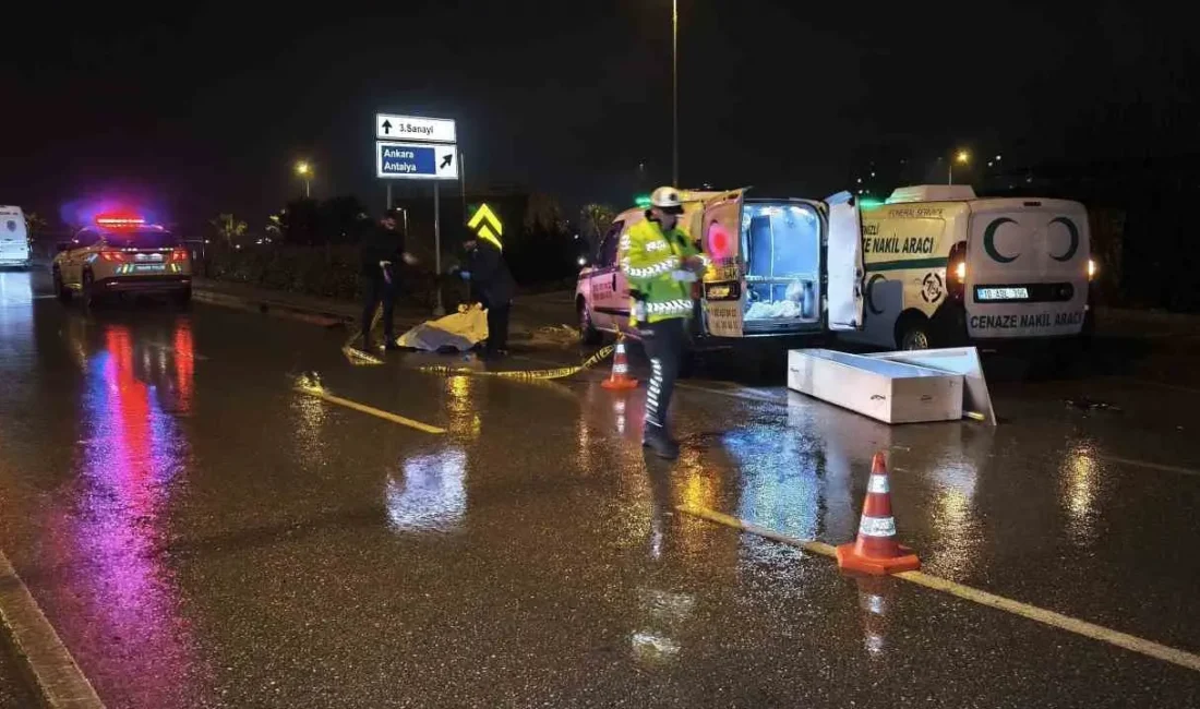 Denizli’de yaya geçidinin bulunmadığı yoldan yolun karşısına geçmek isteyen 47