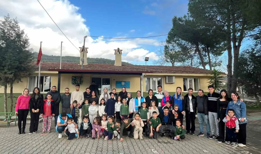 Ula’da gönüllü gençler, ‘Merkezim