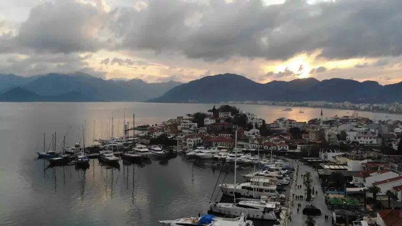 Dünyaca ünlü turizm cenneti Muğla’nın Marmaris ilçesinde, kapalı ve yağışlı