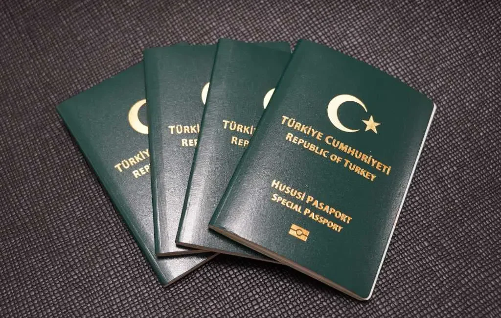 Yeşil Pasaportlu Türkler için AB’ye girişte 'ön vize' şartı başlıyor.